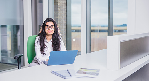 Lady in front of laptop