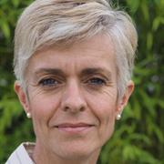 Head and shoulders picture of Stephanie Brewster