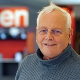 Head and shoulders picture of Alan Tucket