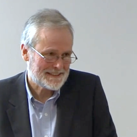 Head and shoulders picture of Peter Lavender