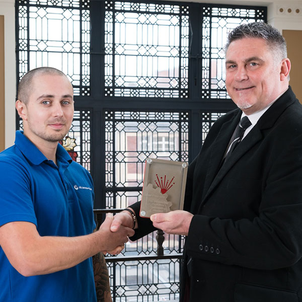 Student awarded prize for being top performing engineer