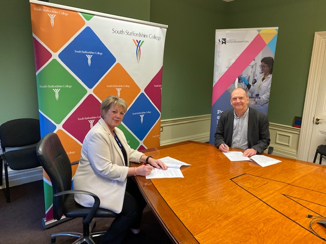 University signs strategic partnership with South Staffordshire College