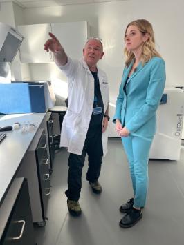 Government Minister visits labs in National Brownfield Institute