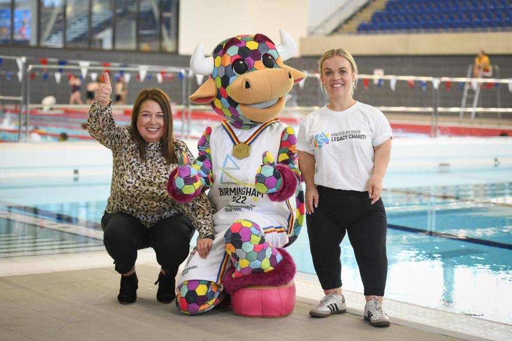 Ellis Simmonds with Sandwell Council Leader and Perry the Commonwealth Games Bull at the launch of the new Sandwell Aquatics Centre