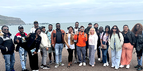 FSE student trip to Llandudno group photo on beach