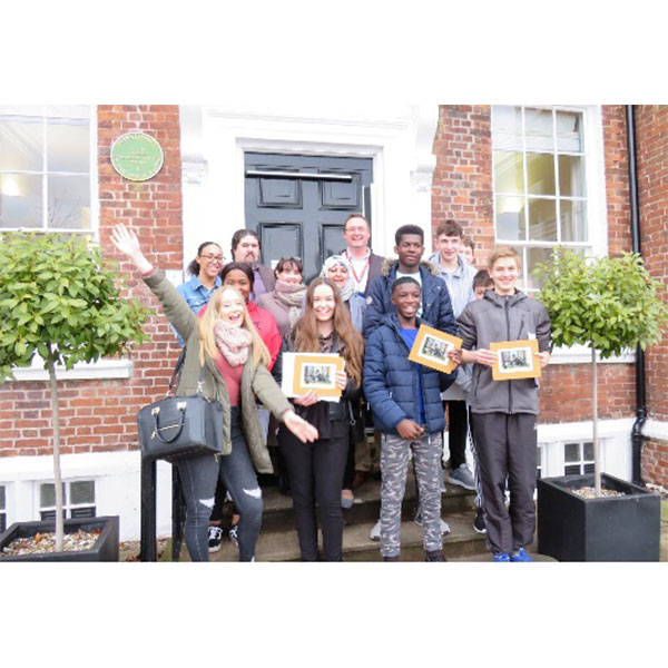 Year ten students visit University