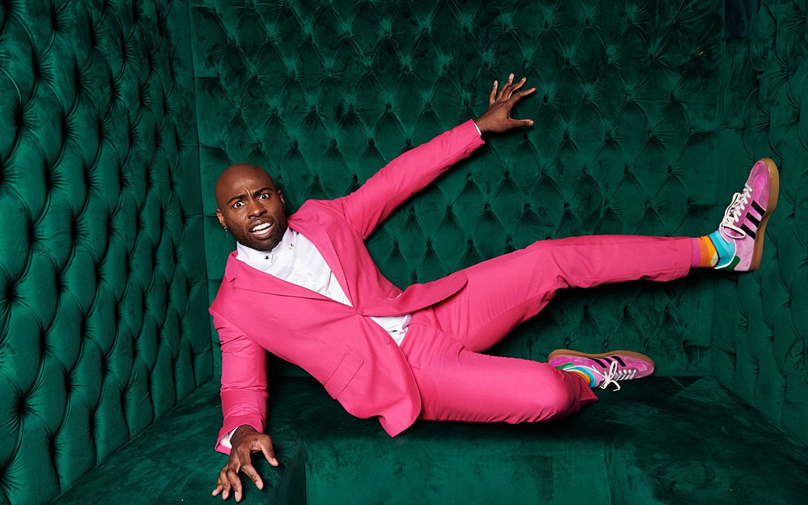 Darren Harriot Promotion Picture 1600 x 1000