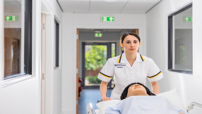 How to become a nurse