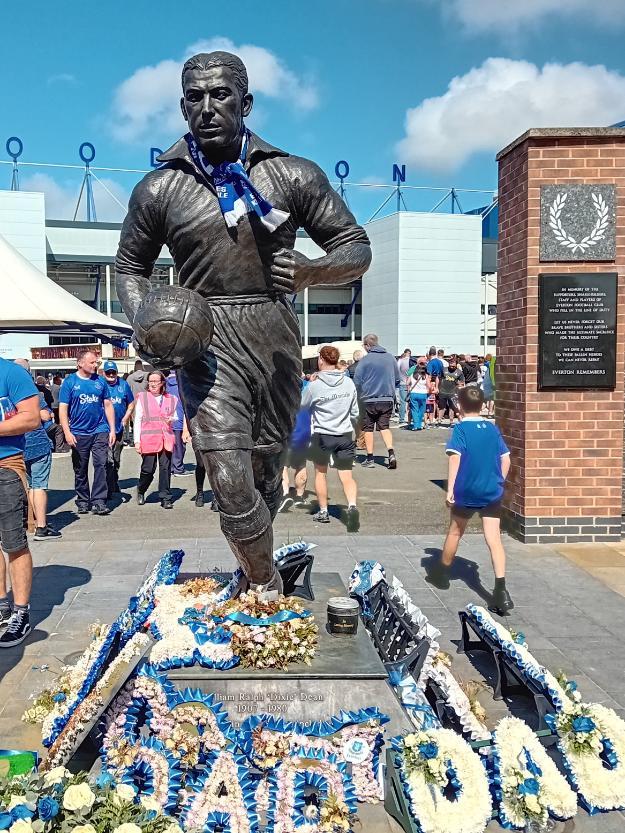 Dixie Dean Statue