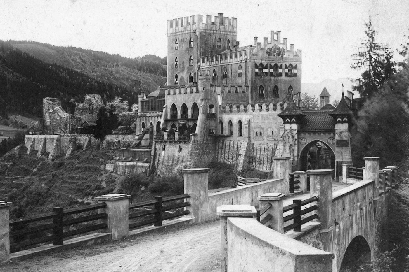 tterItter Castle where Jean Borotra was held from 1943 to 1945.